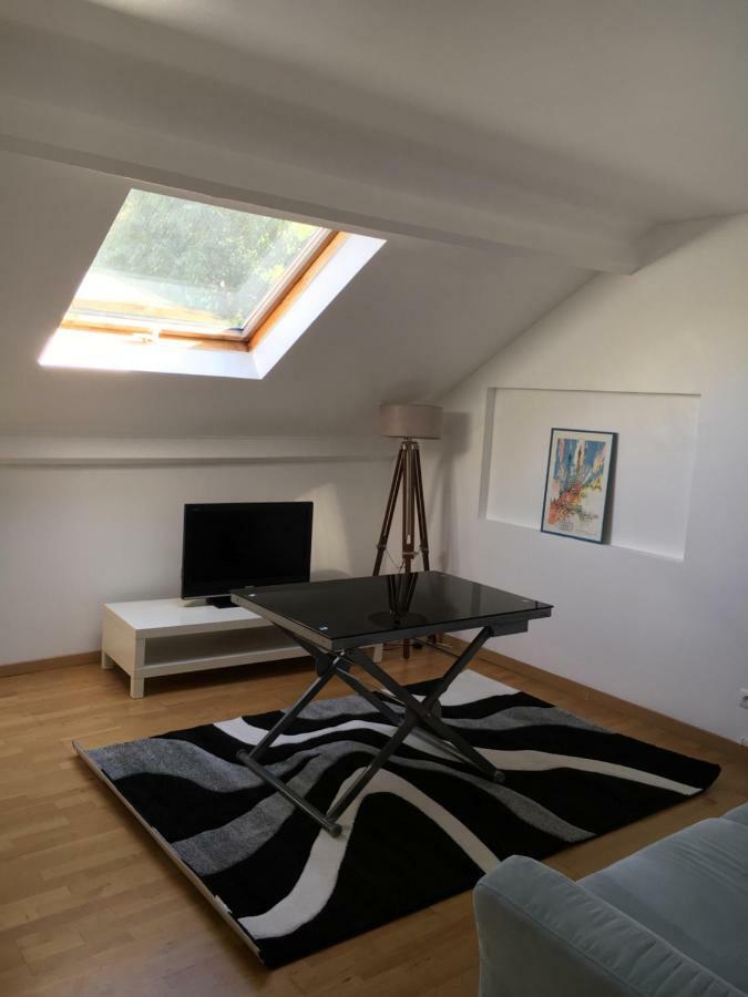 בזונס Appartement Independant Chez L'Habitant מראה חיצוני תמונה