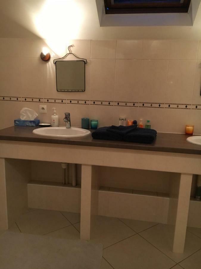 בזונס Appartement Independant Chez L'Habitant מראה חיצוני תמונה